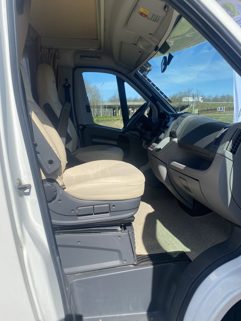 CI Mizar Garage Living 3.0 MultiJet 180 PK, Alkoof, Dwars-bed achter, Garage, Motor-airco, Zeer compleet, 1e eigenaar, Bj, 12 – 2007. Camper centrum on the road Marum  foto: 24