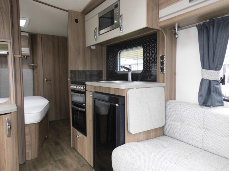Sprite Cruzer 495 SR Kassettenmarkise! Foto: 8