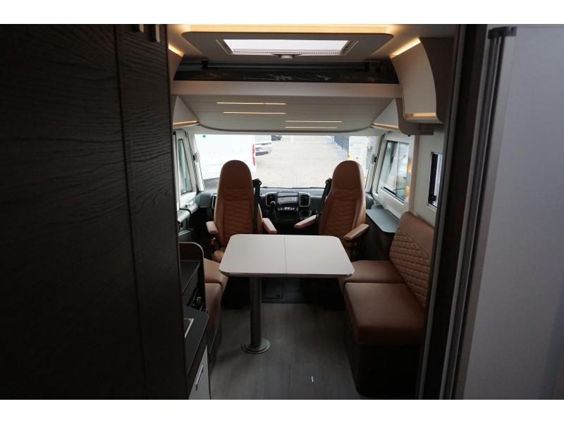 Adria Sonic Supreme 700 DL Automaat 180 PK  foto: 9