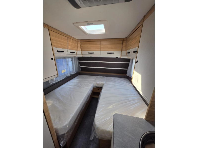 Dethleffs Summer Edition 460 EL Airco, Single beds photo: 9