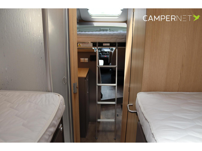 LMC Tourer Lift 730 165PK | Lengtebedden | Gescheiden douche | Hefbed | Fietsendrager | Zonnepaneel | Bearlock | Dakairco | Luifel | foto: 20