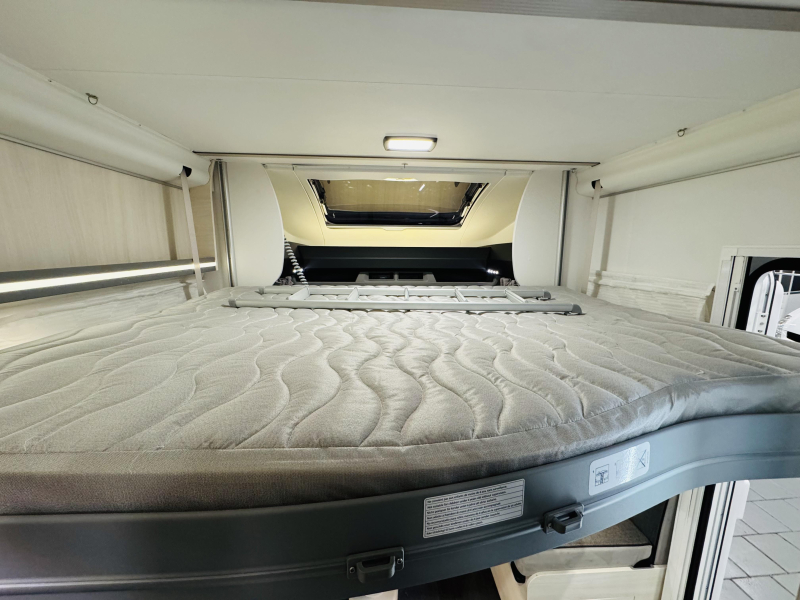Challenger Graphite Ultimate 328 Automaat Queensbed  foto: 10