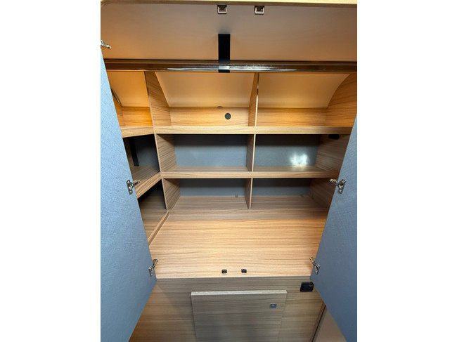 Dethleffs Just T6762 Automaat 9G Hefbed! Ruimtewonder! foto: 22