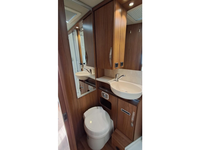 Hymer B 588 Airco / enkel bedden/ E&P  foto: 14