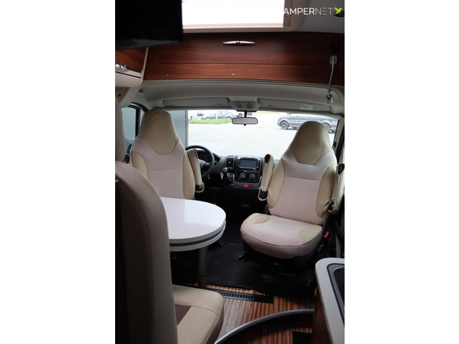 Adria TWIN 600 SPT Multijet 150pk | Omvormer | Luifel | Trekhaak | Bearlock | Fietsendrager | Dwarsbed | LED TV | Parkeersensoren acht foto: 7