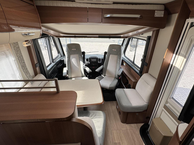 LMC I735 Explorer Automaat Enkele Bedden Hefbed Zonnepaneel Maxxfan Construct foto: 10