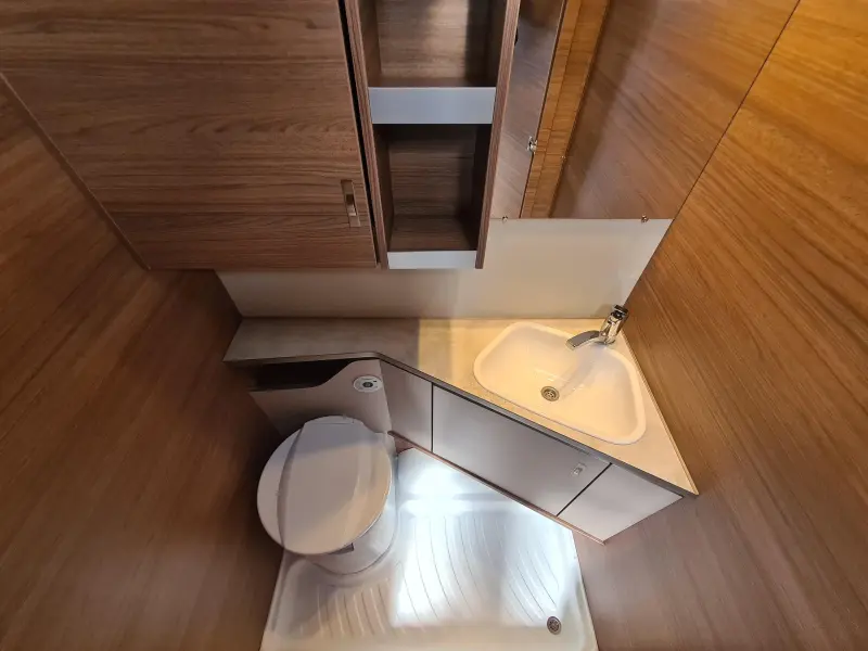 Knaus Sport 400 LK Voortent!  foto: 11