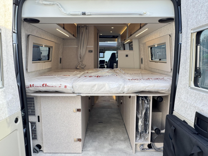 Hymer Yellowstone 640 -- Automaat - 4pers --  foto: 15
