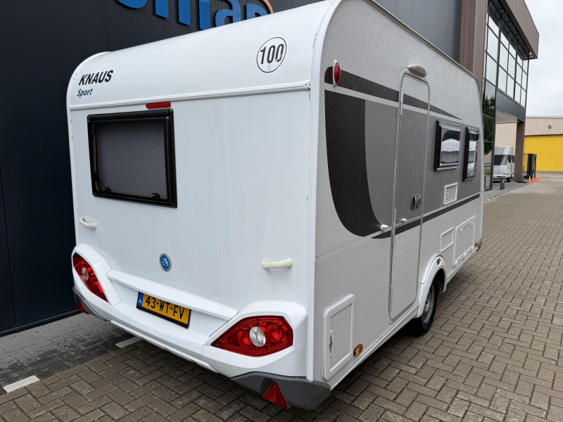 Knaus Sport 400 QD Nieuw staat | Compleet  foto: 3