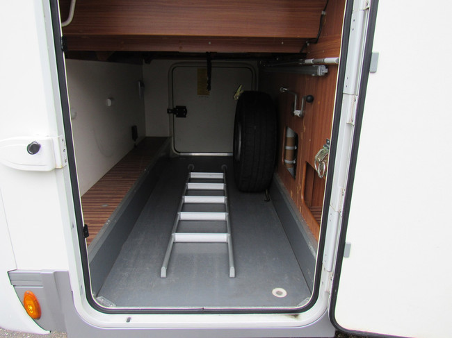Adria MATRIX M 670 SC Cama Queen & Cama Abatible 5 cinturones a&ntilde;o 2012 foto: 5