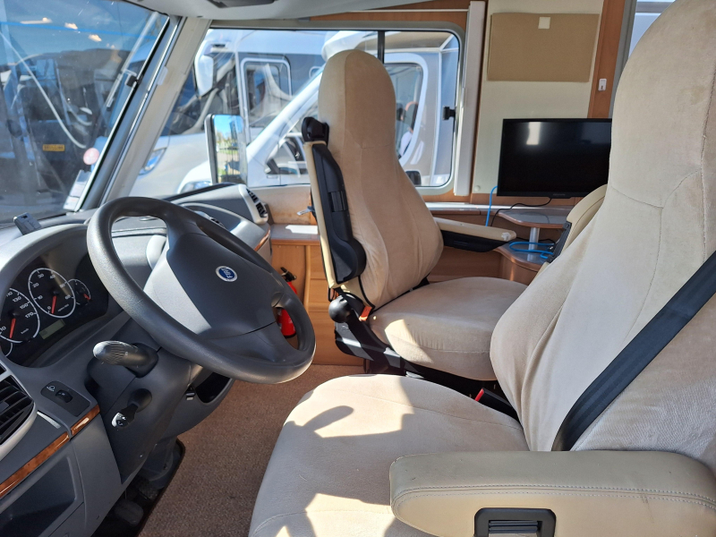 B&uuml;rstner Elegance 690 I 205CM BED-LPG+SOLARPANEL Foto: 3