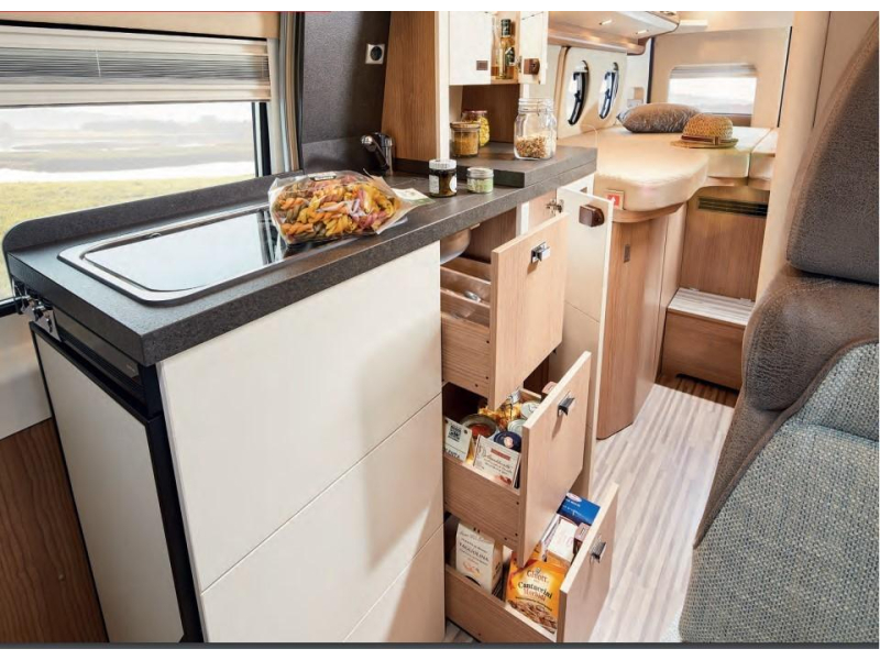 Malibu First Class Two Room 640 LERB ​​Lengthwise Beds, Automatic photo: 4