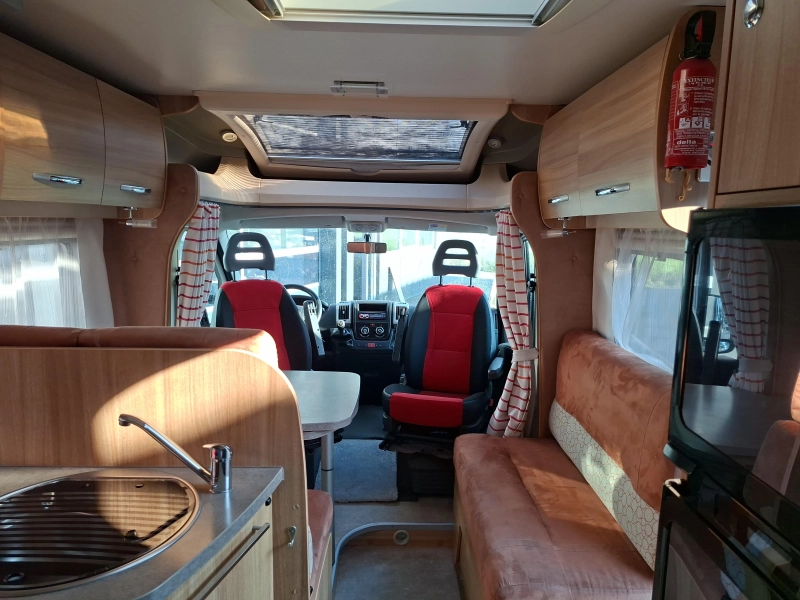 Challenger Genesis 38 autocaravana completa y espaciosa foto: 8