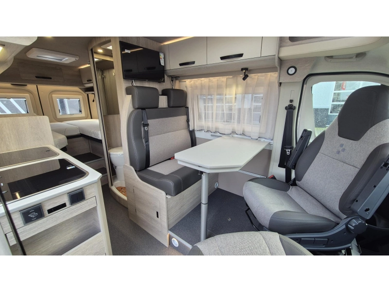 Bravia Mobil SWAN 636 180HP Automatic FullOption photo: 8