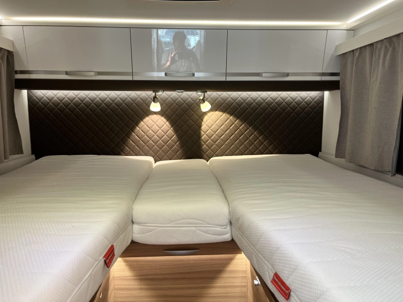 Adria Matrix 670 DL Face to face zit / Level  foto: 15