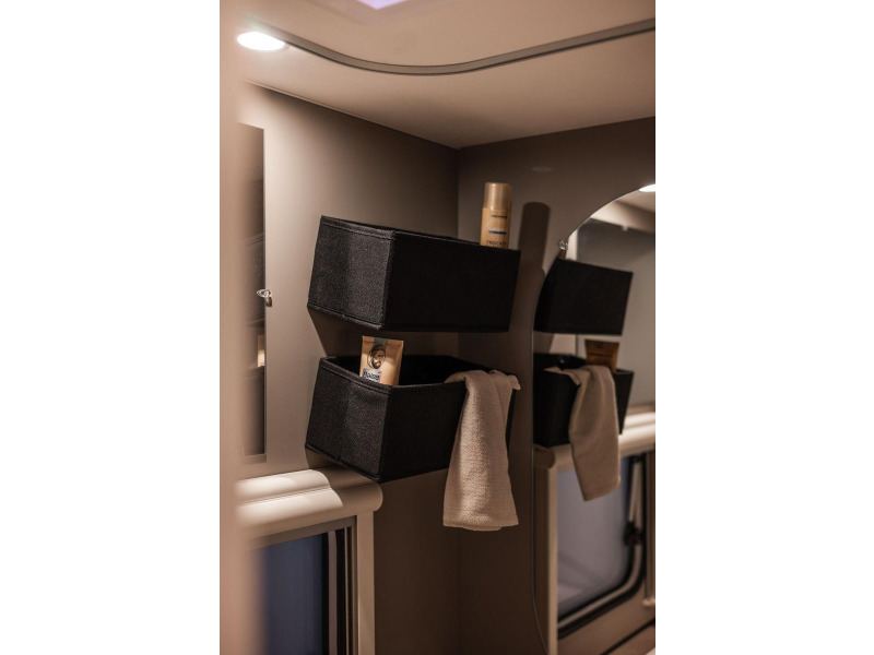 LMC Sassino 460 E modelo 2027, camas individuales foto: 7