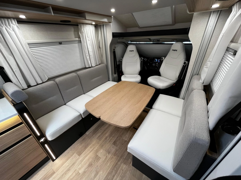 Pilote P 690 D Camper, Centraal hefbed  foto: 5