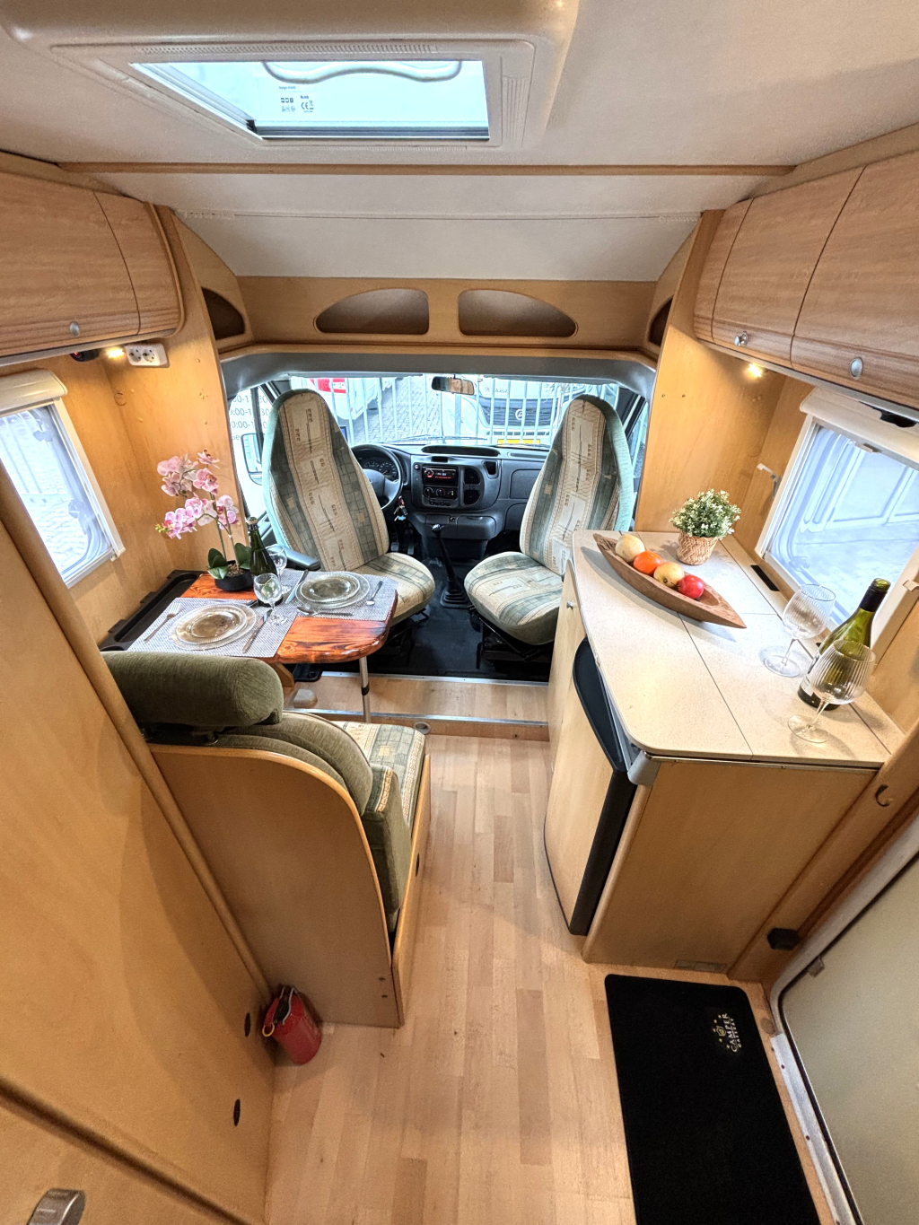 Dethleffs Fortero 5975 CAMA TRANSVERSAL AIRE ACONDICIONADO DE MOTOR ENGANCHE DE REMOLQUE foto: 10