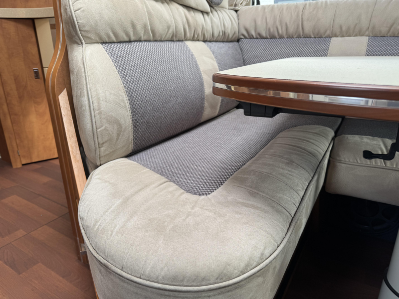 Carthago Chic C-Line II I 4.9 LE no drop-down bed single beds photo: 19