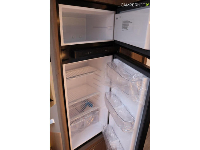 Carado I447 140hp Automatic | Pro+ Package | Drop-down bed | 2.15m Long bed! | 5 Seats | Separate shower | New available from stock photo: 14