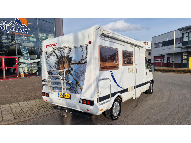 Dethleffs Globebus dwarsbed airco  foto: 3