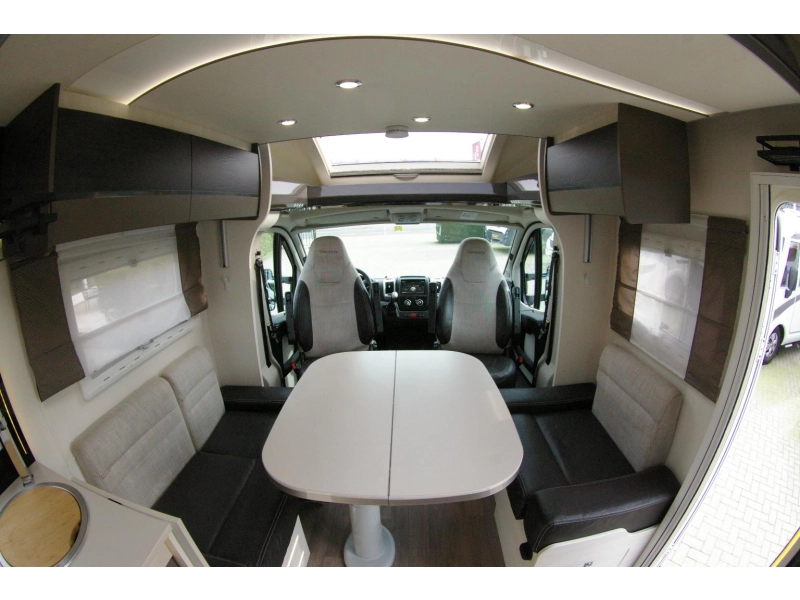 Chausson Welcome 738 XLB Queensbed, Hefbed, Garage  foto: 5