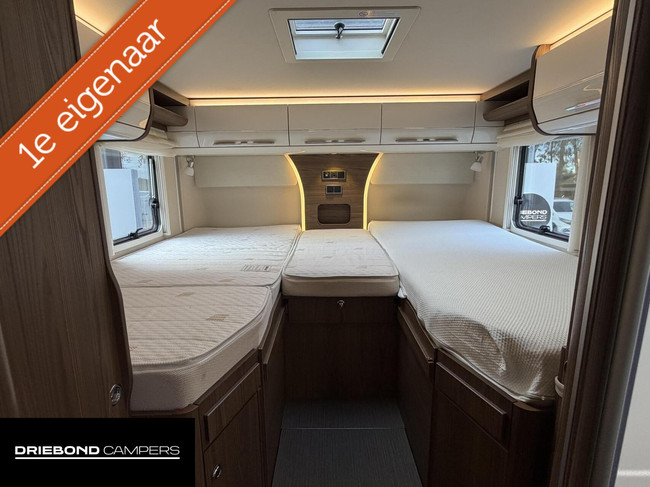 Hymer B704 SL Palmo Enkele Bedden Hefbed Zonnepanelen Omvormer foto: 2