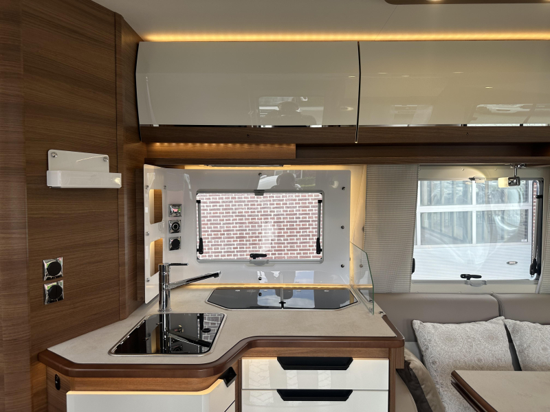 Rapido 866 F Lithium Dachklimaanlage Anh&auml;ngerkupplung Foto: 18