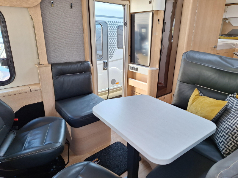 Hymer BMC-I 680 -5 PERSONAS-FULL OPTIONS foto: 4