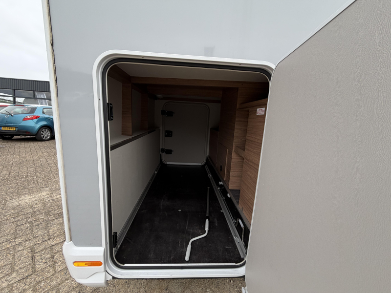 Knaus Vansation 640 MEG hoekb TVT 177pk trekh C23  foto: 5