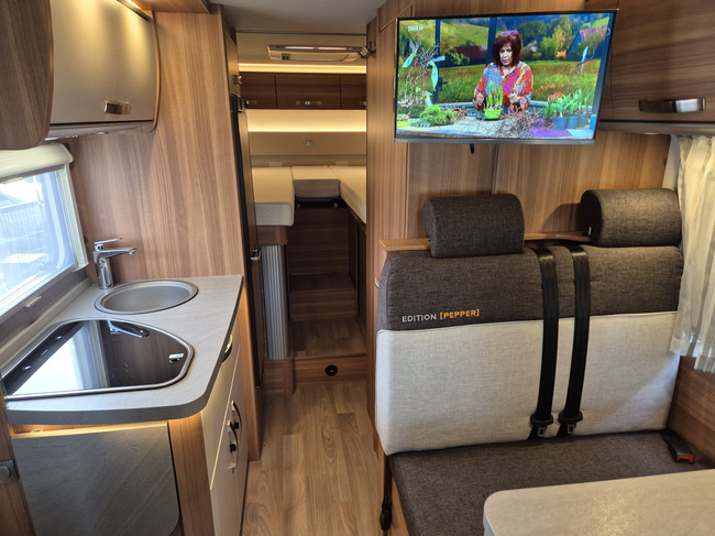 Weinsberg CARACOMPACT 600 MEG PEPPER 163 PK SLECHTS 47.451 KM !! TV + SATELLIET LENGTEBEDDEN CRUISE CONTROL foto: 13