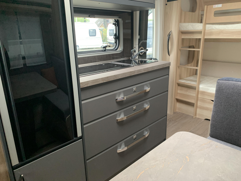 Hobby De Luxe 490 KMF Model 2026 photo: 5