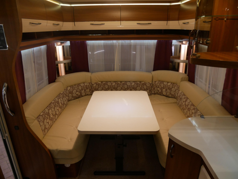 Hobby Excellent 540 UFE Incl. mover en fietsenrek 