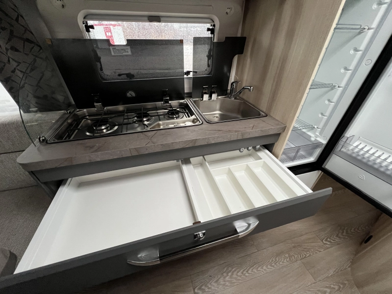 Hobby De Luxe 460 UFE  foto: 7