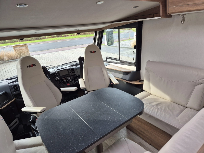 Pilote Essentiel G 740 AUT. 9-T TWINBED TV Solar  foto: 9