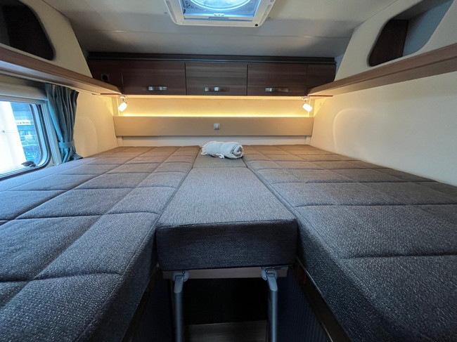 Weinsberg Caracompact R57 Airco Cruise Einzelbetten Solarpanel 64.416km Foto: 21
