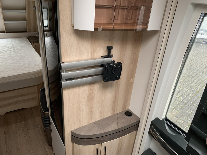 Hobby De Luxe 460 SFF Toldo/soporte de TV/1500kg foto: 10