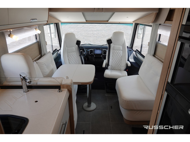 NIESMANN BISCHOFF ARTO 85E 180Pk Aut. | Levelsysteem | Dakairco | Zonnepanelen | Trekhaak foto: 4