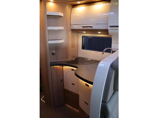Carthago C-Tourer I 150 QB 170pk Automaat | Zo goed als nieuw | Queensbed | Gescheiden douche | Dubbele bodem | Hefbed | Luxe | LED kopla foto: 12