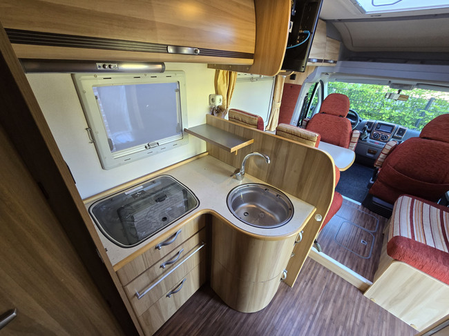Autostar Athenor 589 TV + SATELLIET ZONNEPANELEN BEARLOCK foto: 20