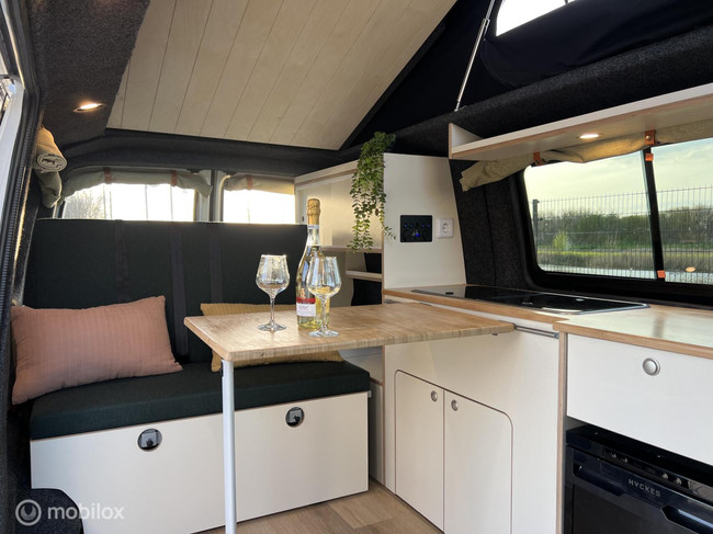Volkswagen T6 2017 L1H1 zwart foto: 19