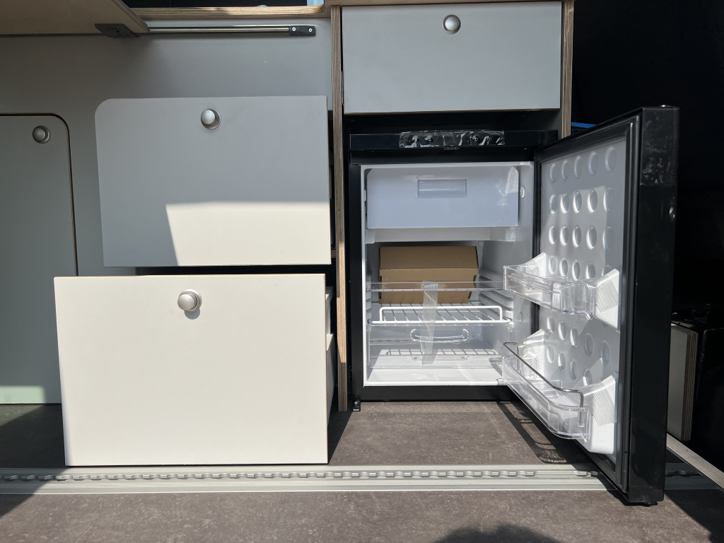 Volkswagen T6 Kastenwagen BENZIN 2017 Foto: 14