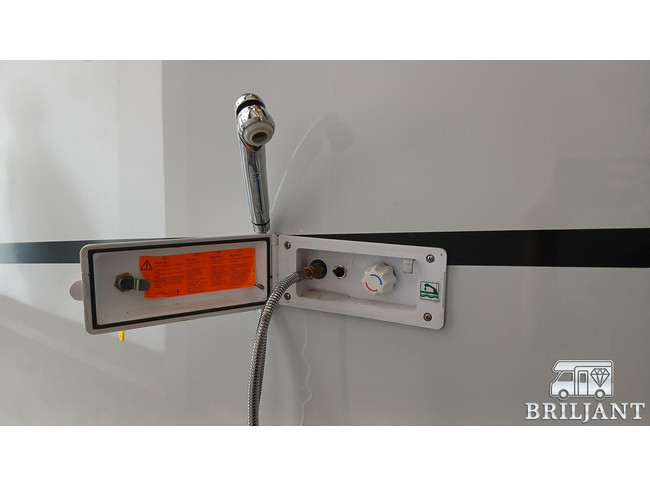 Dethleffs PULSE T 7051 DBM/EB .. autom&aacute;tico/cama queen+cama abatible foto: 9