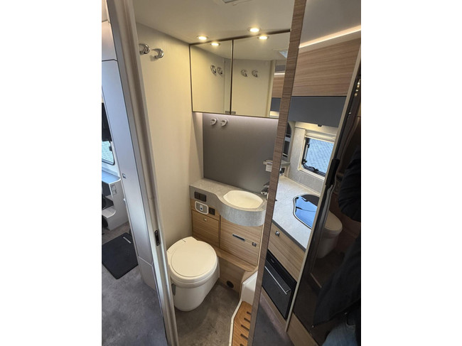 Dethleffs Pulse I6811 EB Lage Enkele Bedden Hefbed Luifel Omvormer Trekhaak foto: 22