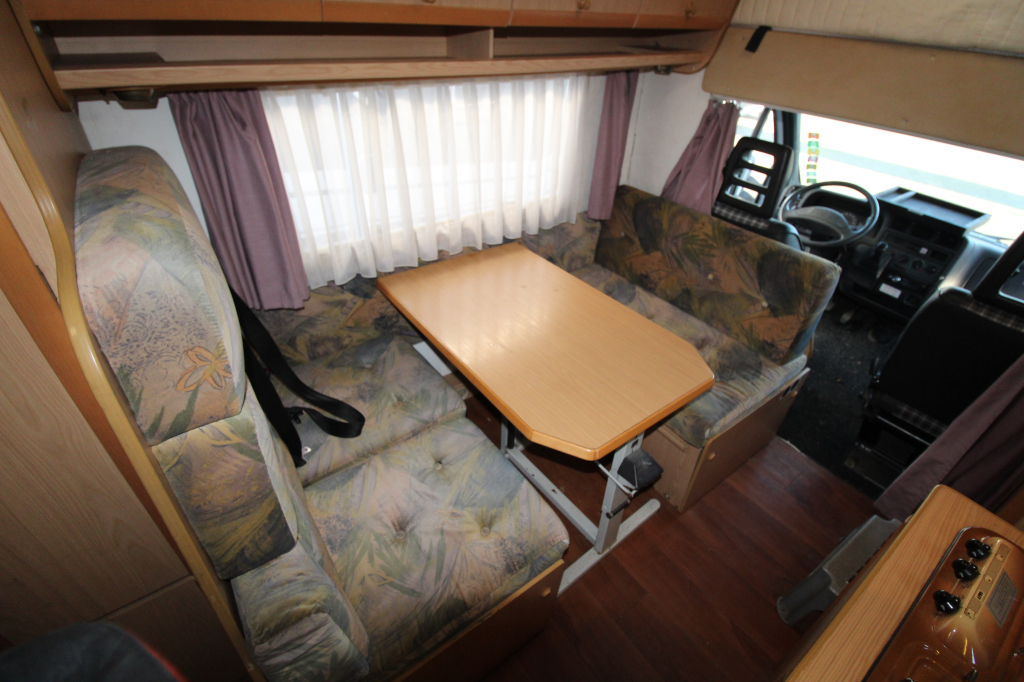 Peugeot 230 Fendt APK 01-12-2027!! foto: 4