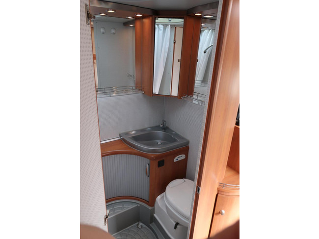 Hobby D650ESC|Enkele bedden|61766KM|Zeer netjes|2xAirco ! foto: 12