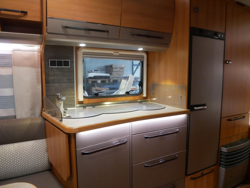 Eriba Nova GL 530 Mover, awning, air conditioning photo: 8