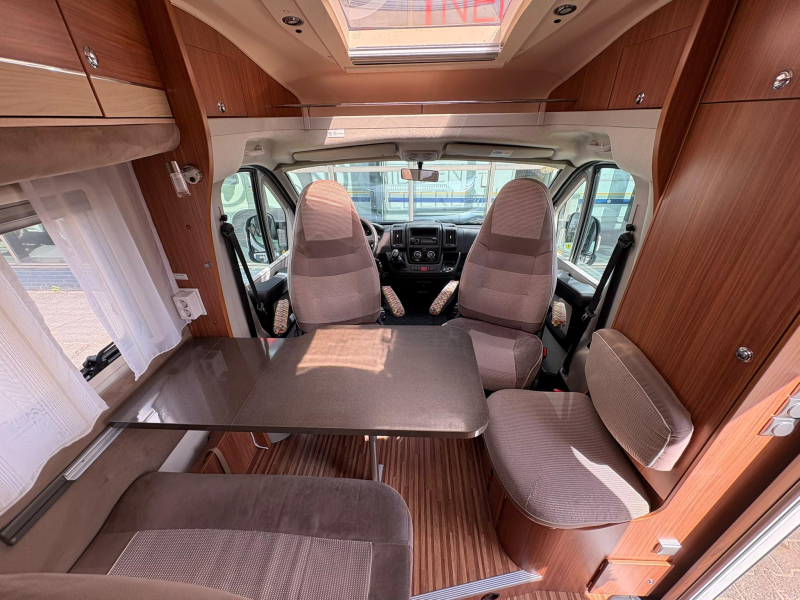 Adria Compact SL Enkele Bedden,Airco,130PK  foto: 11
