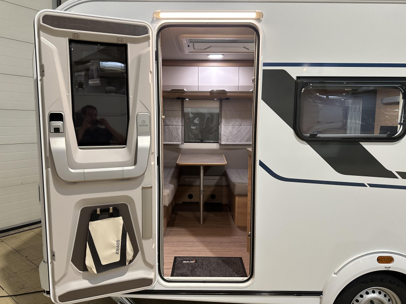 Knaus Sudwind 420 QD grote koelkast | A69  foto: 7