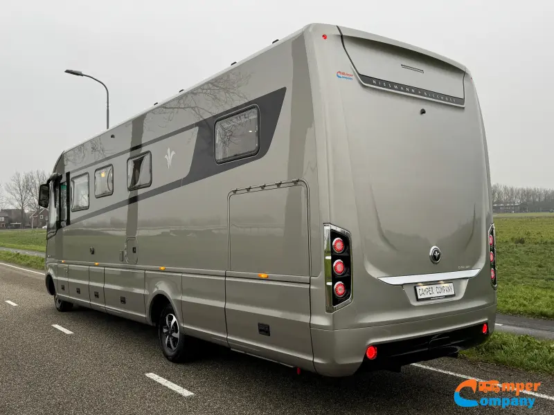 Niesmann+Bischoff Flair 650 B Lengte bedden/ Vol opties  foto: 7